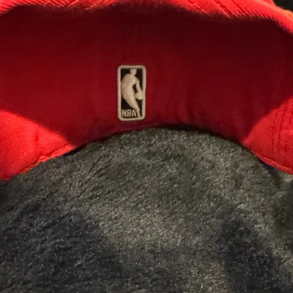 Chicago Red and Black Bulls fitted Cap size 7 1/2 - Picture 3 of 5